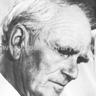 Desmond Llewelyn
